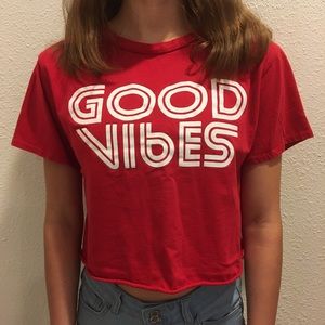 GOOD VIBES CROP TOP
